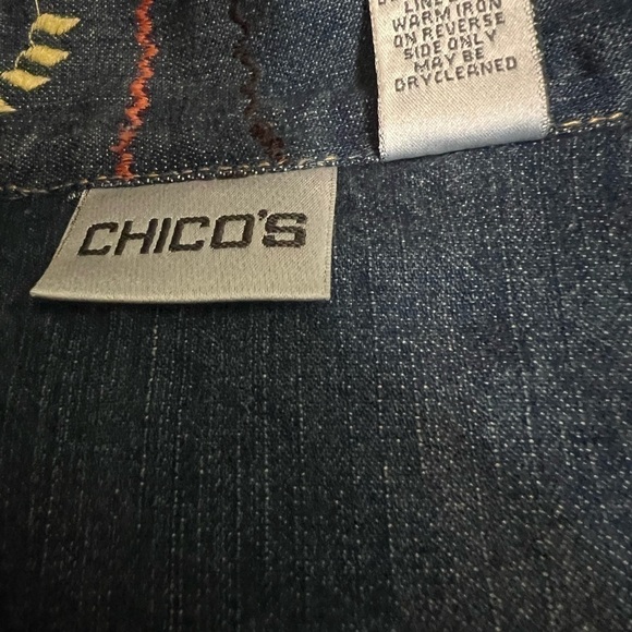 Chico's  Art to Wear Denim Embellished Beaded Button Down Denim Vest Size 8 - Picture 8 of 10